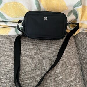 Lululemon Casual Crossbody Perfect Condition